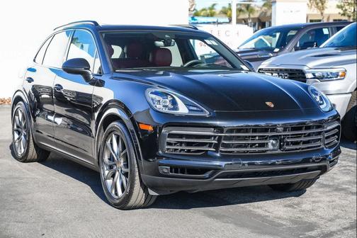 2023 Porsche Cayenne Platinum Edition