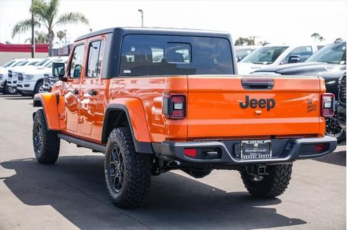 2025 Jeep Gladiator Willys