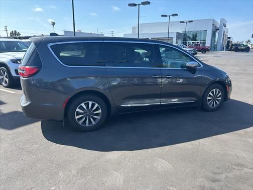 2022 Chrysler Pacifica Hybrid Limited