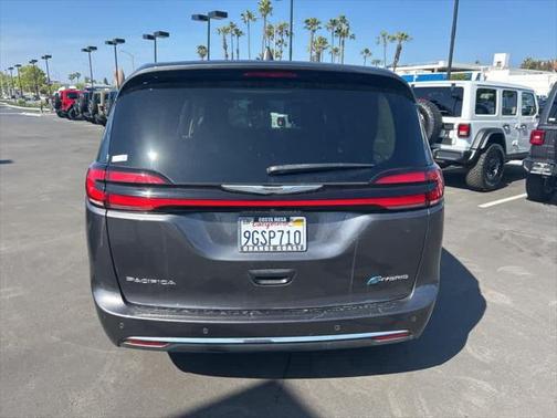 2022 Chrysler Pacifica Hybrid Limited