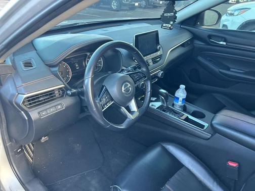 2020 Nissan Altima SR FWD