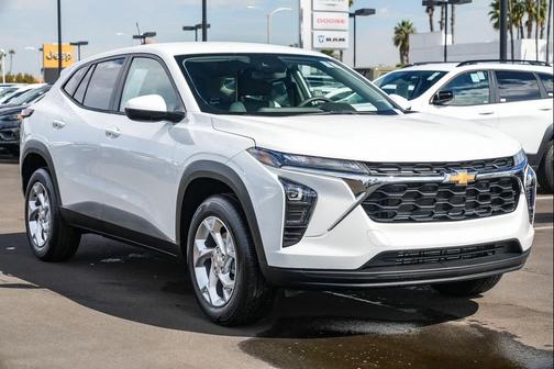2025 Chevrolet Trax LS