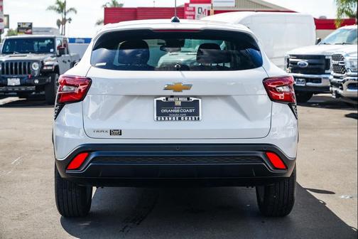 2025 Chevrolet Trax LS