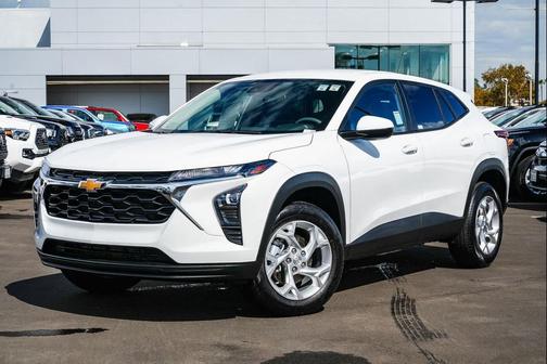 2025 Chevrolet Trax LS