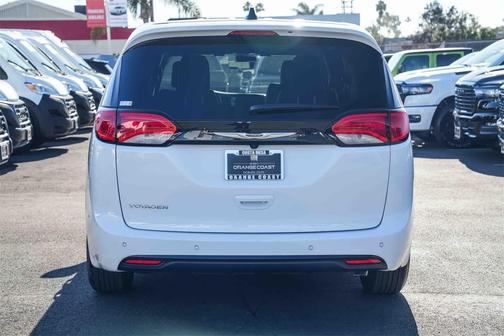 2026 Chrysler Voyager LX