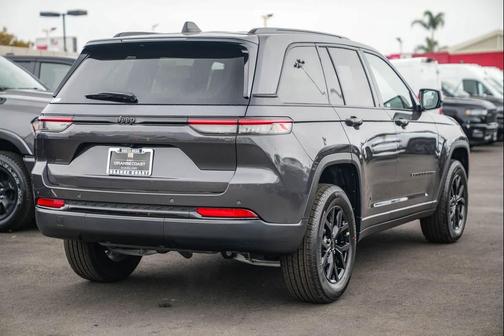 2025 Jeep Grand Cherokee Altitude