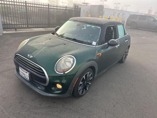 2017 MINI Hardtop Cooper