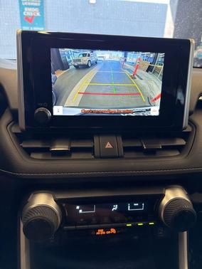 Ice Cap 2024 Toyota RAV4 LE