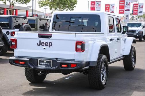 2025 Jeep Gladiator Mojave X