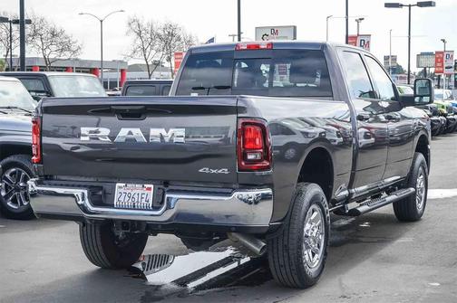 2025 RAM 2500 Tradesman Crew Cab 4x4 6'4' Box