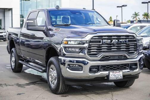 2025 RAM 2500 Tradesman Crew Cab 4x4 6'4' Box