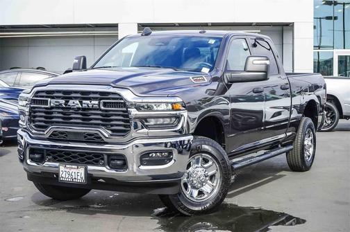 2025 RAM 2500 Tradesman Crew Cab 4x4 6'4' Box