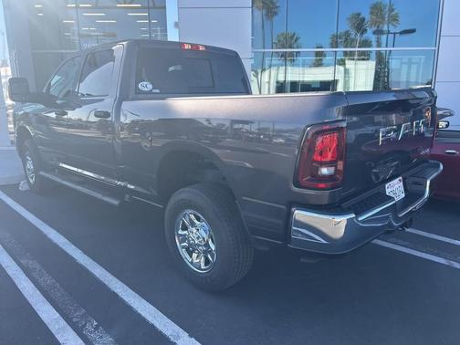 2025 RAM 2500 Tradesman Crew Cab 4x4 6'4' Box