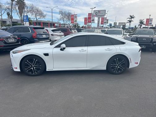 2023 Toyota Mirai Base