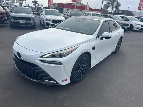 2023 Toyota Mirai Base