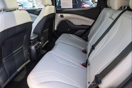 Space White Metallic 2022 Ford Mustang Mach-E Premium