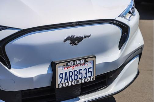 Space White Metallic 2022 Ford Mustang Mach-E Premium