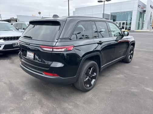 2022 Jeep Grand Cherokee Altitude