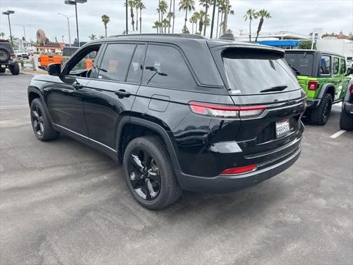 2022 Jeep Grand Cherokee Altitude