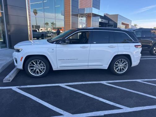 2022 Jeep Grand Cherokee 4xe Summit