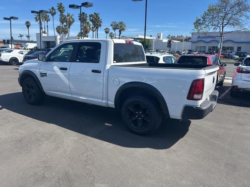 2024 RAM 1500 Classic Warlock Crew Cab 4x2 5'7' Box