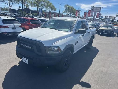 2024 RAM 1500 Classic Warlock Crew Cab 4x2 5'7' Box