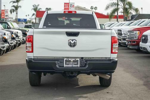 2022 RAM 2500 Tradesman Crew Cab 4x2 8' Box