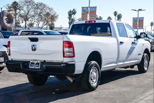 2022 RAM 2500 Tradesman Crew Cab 4x2 8' Box
