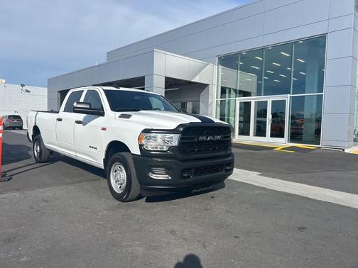 2022 RAM 2500 Tradesman Crew Cab 4x2 8' Box