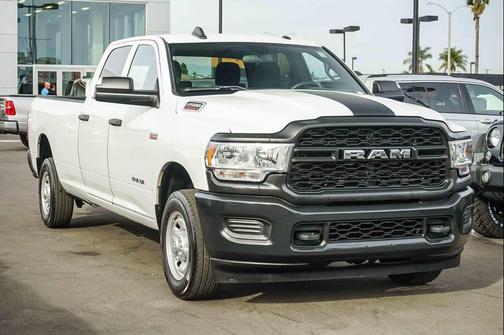 2022 RAM 2500 Tradesman Crew Cab 4x2 8' Box