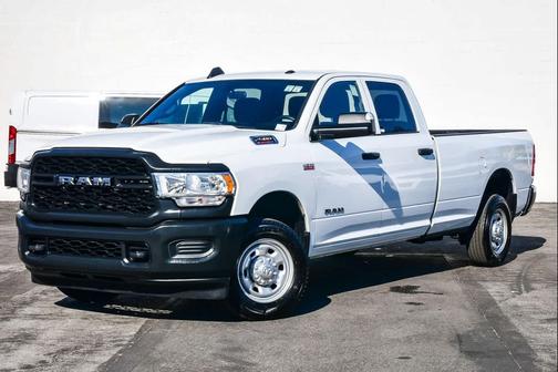 2022 RAM 2500 Tradesman Crew Cab 4x2 8' Box