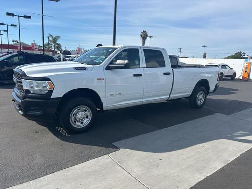 2022 RAM 2500 Tradesman Crew Cab 4x2 8' Box