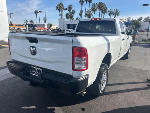 2022 RAM 2500 Tradesman Crew Cab 4x2 8' Box