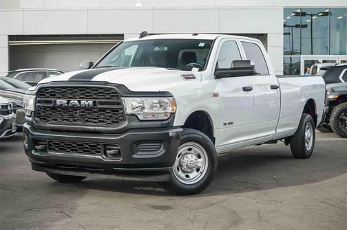 2022 RAM 2500 Tradesman Crew Cab 4x2 8' Box