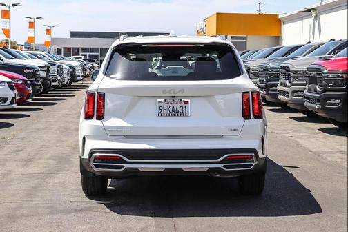 Snow White Pearl 2023 Kia Sorento Hybrid EX