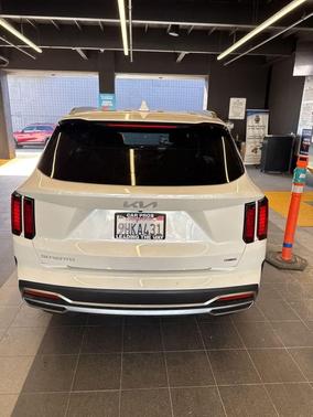 Snow White Pearl 2023 Kia Sorento Hybrid EX