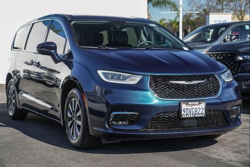 2022 Chrysler Pacifica Hybrid Touring L