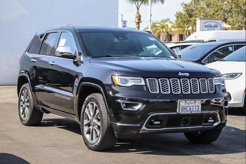 Diamond Black Crystal Pearlcoat 2018 Jeep Grand Cherokee Overland