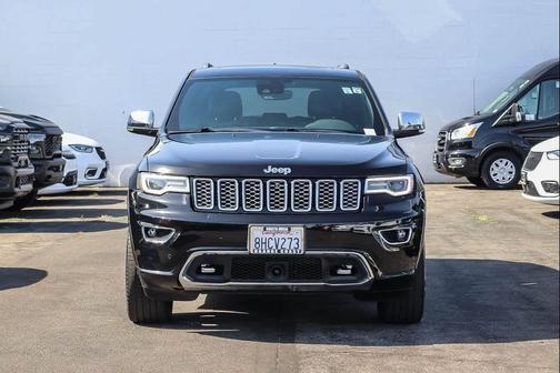 Diamond Black Crystal Pearlcoat 2018 Jeep Grand Cherokee Overland