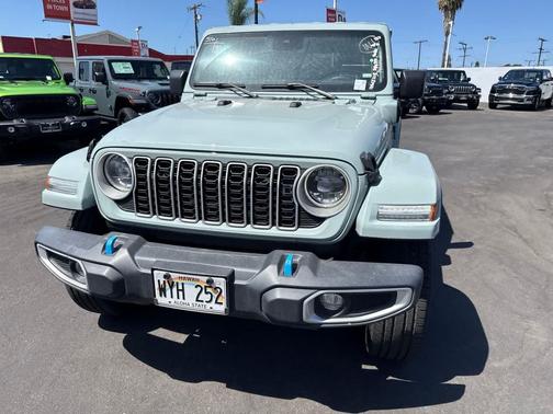 Earl Clearcoat 2024 Jeep Wrangler 4xe Sahara