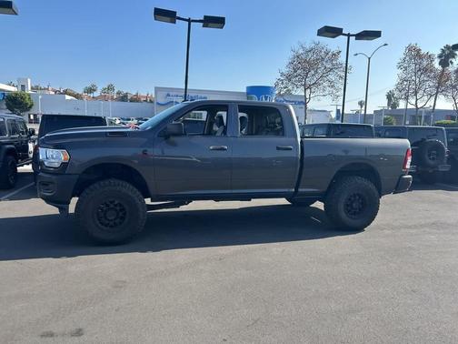 2019 RAM 2500 Tradesman Crew Cab 4x4 6'4' Box