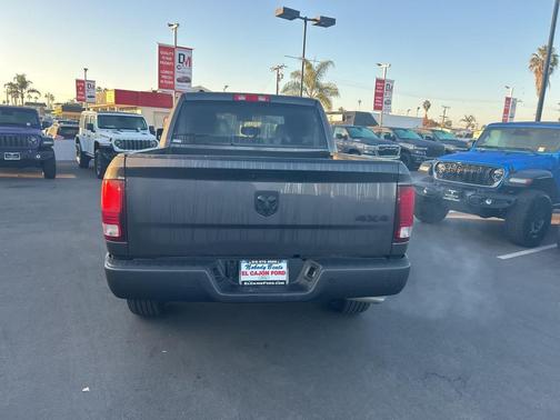 2023 RAM 1500 Classic Warlock Crew Cab 4x4 5'7' Box