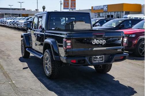 2022 Jeep Gladiator Overland