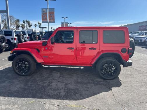 2025 Jeep Wrangler 4xe Sahara