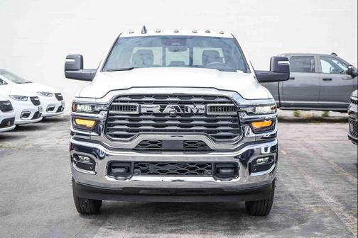 Bright White Clearcoat 2026 RAM 3500 Tradesman Crew Cab 4x4 8' Box