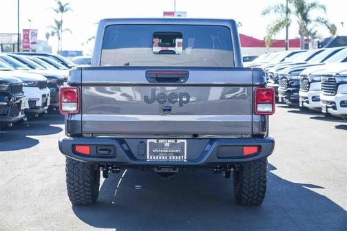 2025 Jeep Gladiator High Tide