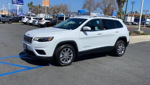 Photo 2 of 31 of 2021 Jeep Cherokee Latitude Lux
