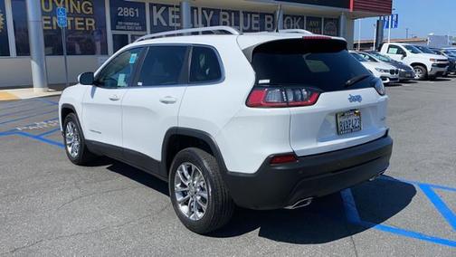 Photo 4 of 31 of 2021 Jeep Cherokee Latitude Lux