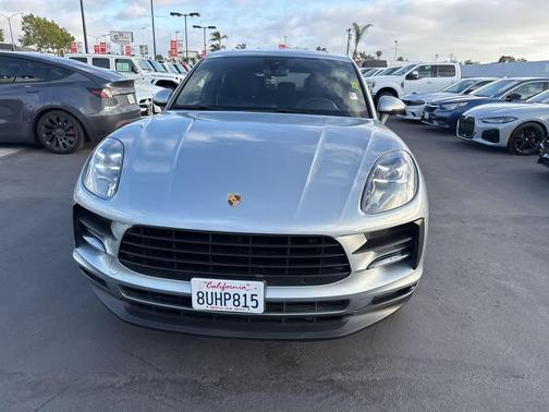 Dolomite Silver Metallic 2020 Porsche Macan Macan