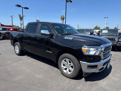 Diamond Black Crystal Pearlcoat 2024 RAM 1500 Laramie